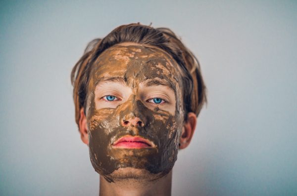 What are the benefits of a black mask?